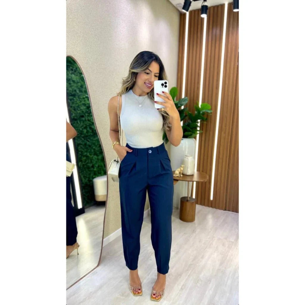 Calça Jogger Cenoura em Alfaiataria com Cinto