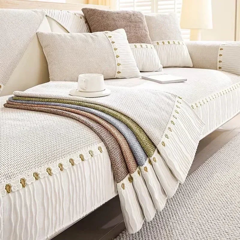 Capa para Sofá Chenille Antiderrapante com Bordado Branco