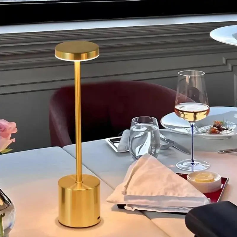 Luminária de Mesa Sem Fio | Bateria Recarregável e Iluminação Ajustável Abajur