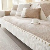 Capa para Sofá Chenille Antiderrapante com Bordado Floral Marrom Claro