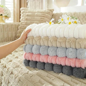 Capa de Sofá Café Claro Aveludada com Textura Acolchoada